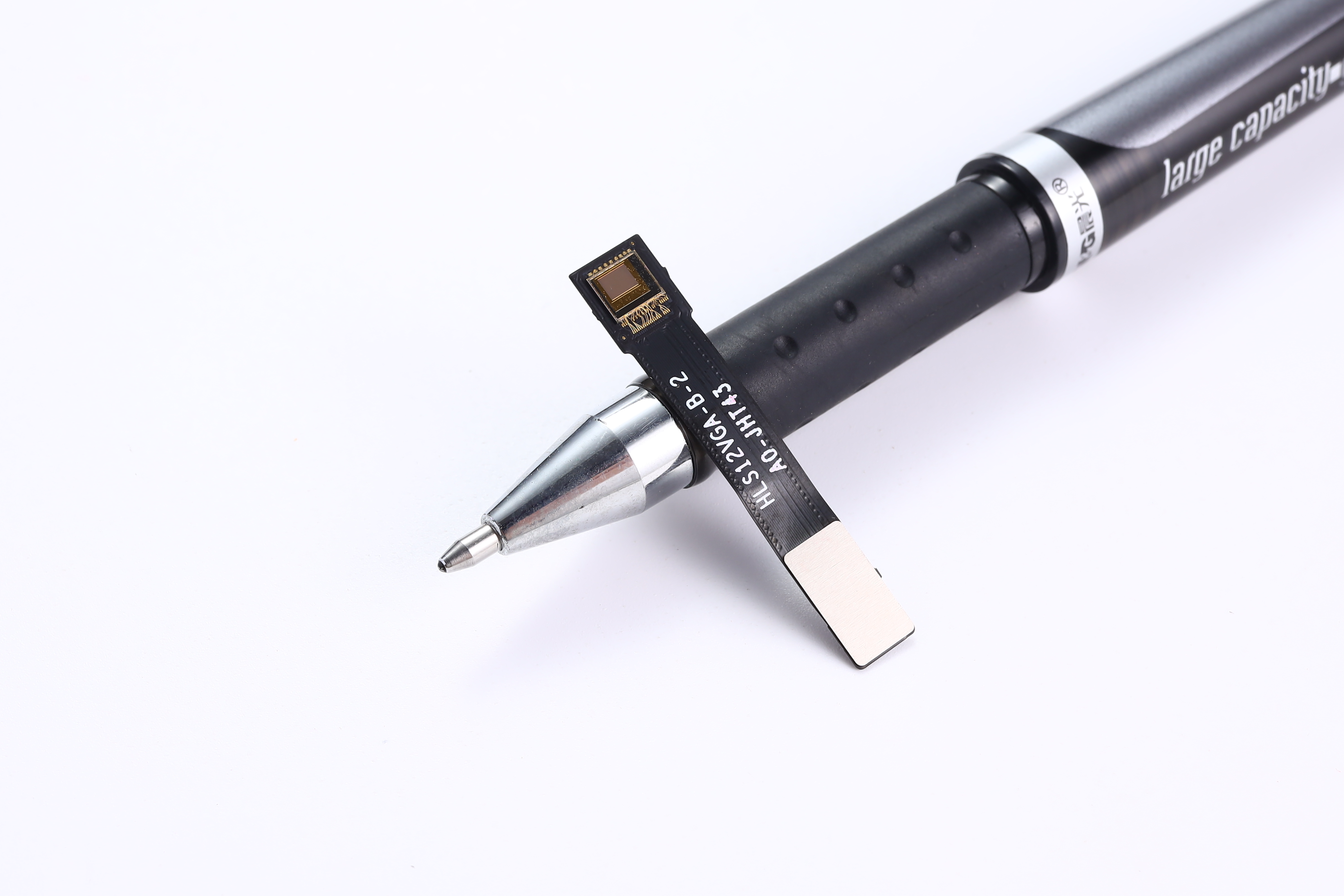 極光A6——全球亮度最高的0.12” MicroLED微顯示芯片